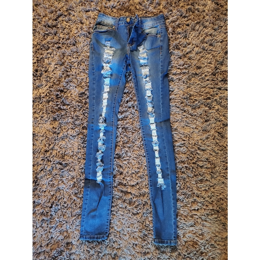 Blue Rope Denim Co. distressed skinny jeans